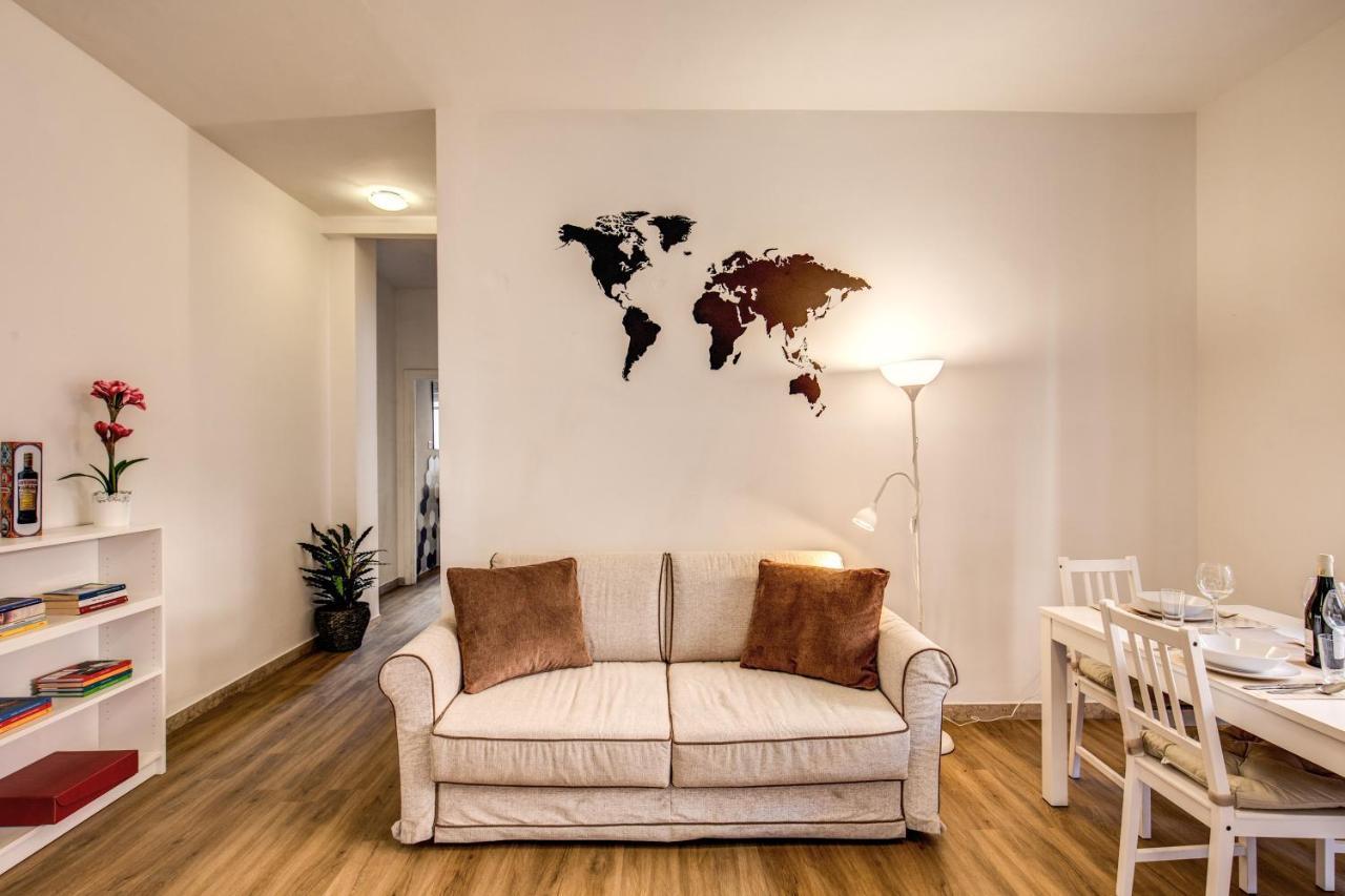 Aura Paradise * Roma